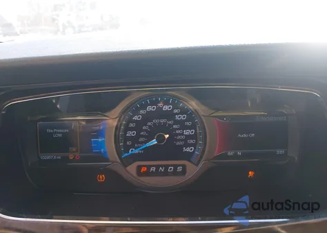 2019 Ford Taurus Limited z USA, uszkodzony, nr VIN 1FAHP2F82KG102505